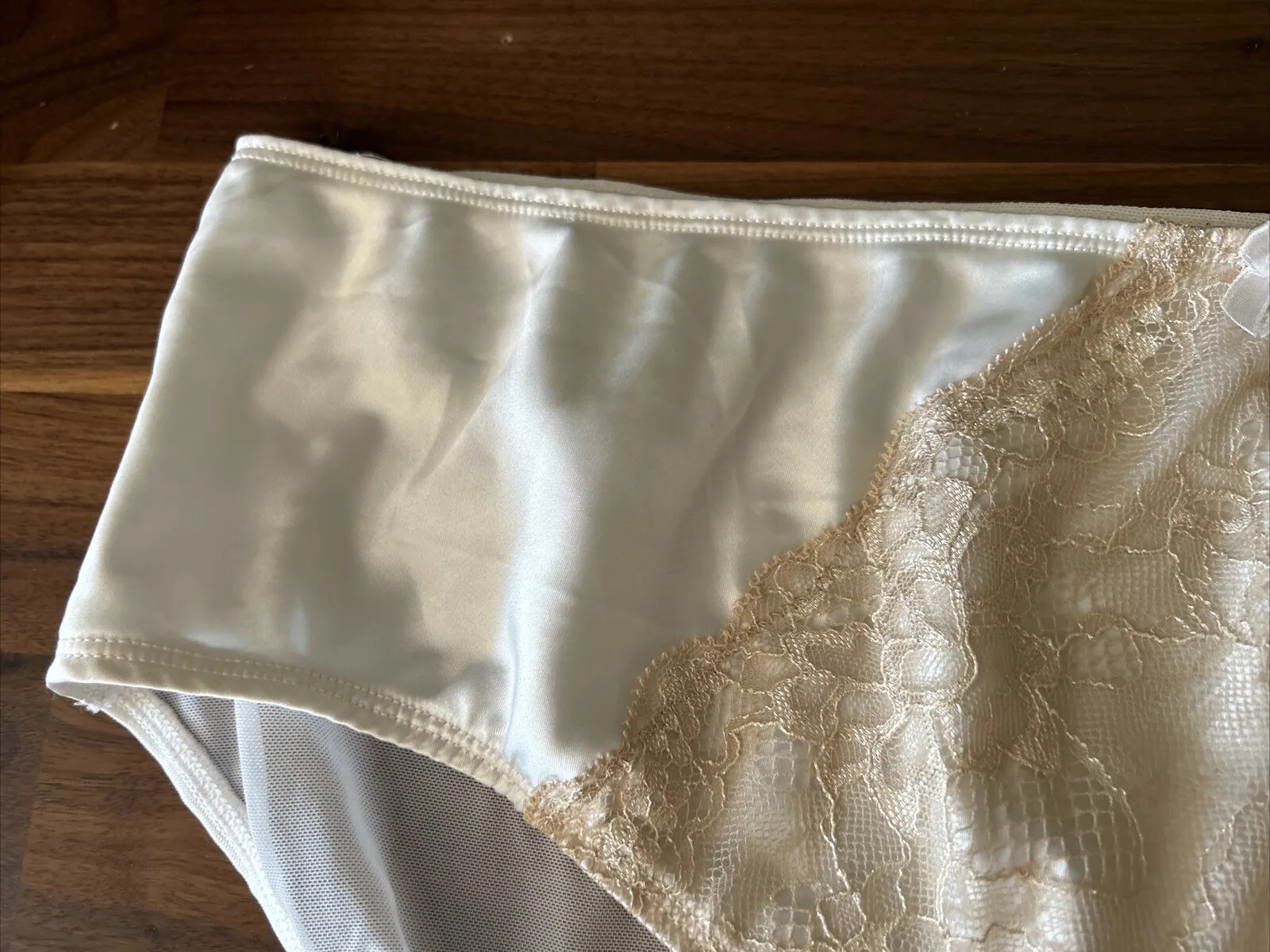 Vintage Second Skin Panties NYLON Stretch SATIN Silky by CACIQUE 22/24