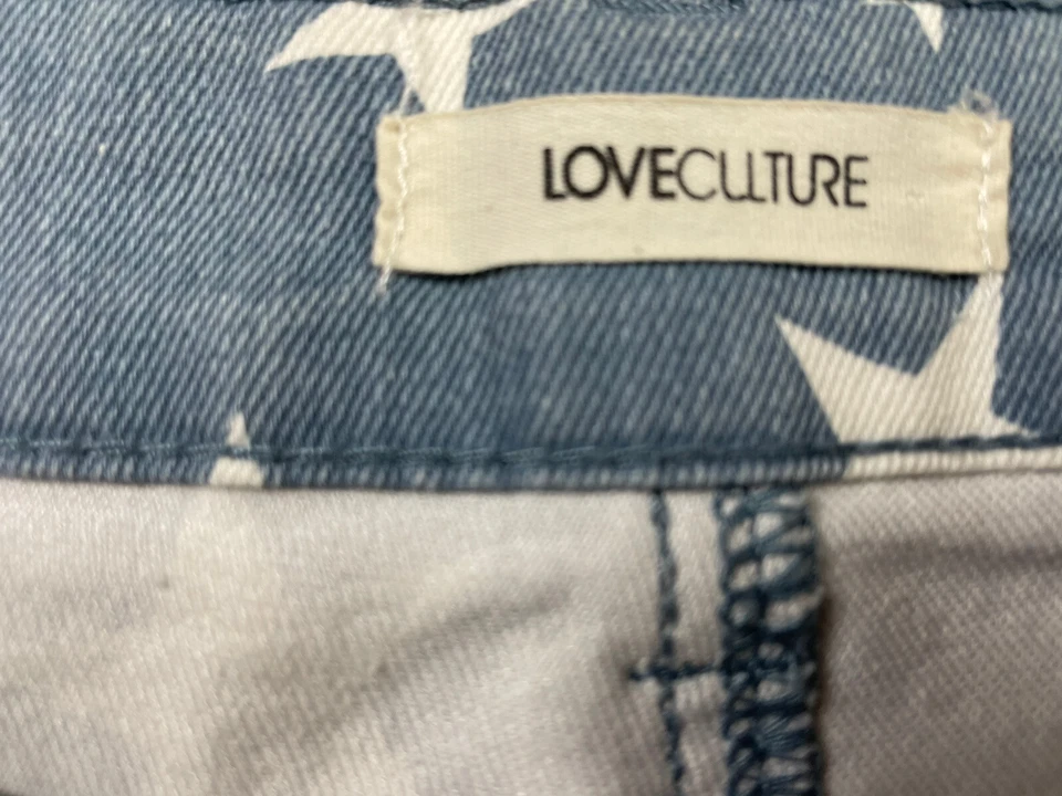 Pantalones cortos vaqueros Love Culture para mujer elásticos tiro medio estrellas talla grande (cintura 31") Foto 4 de 4