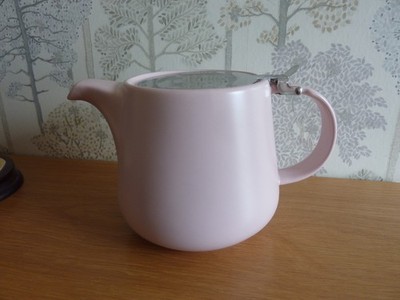 Maxwell & Williams Designer Homewares Tint Dusty Pink 1,2 l Teekanne & Teeei sehr guter Zustand