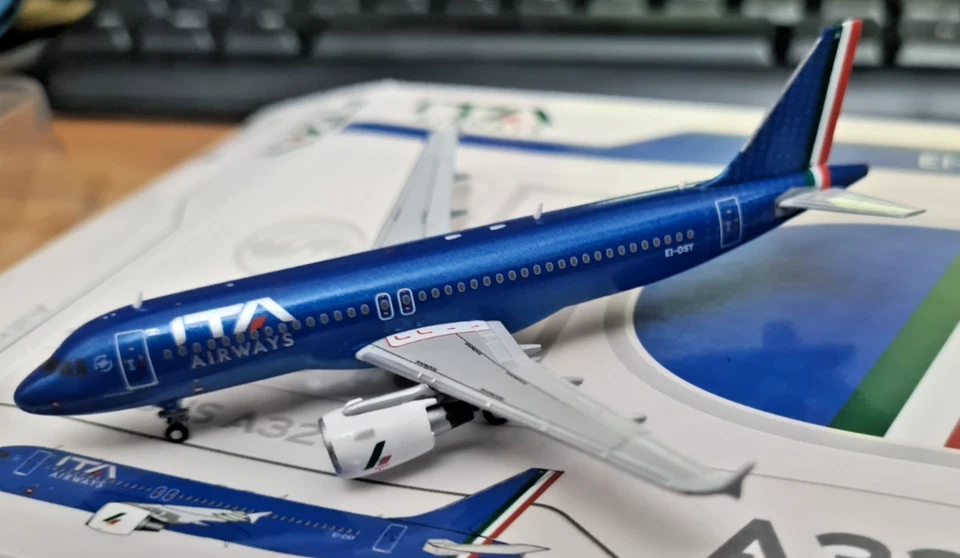 ITA Airways Airbus A320 CEO EI-DSY - Scala 1:400 Die Cast - JC Jets - Immagine 3 di 4