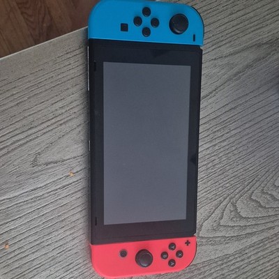 Nintendo Switch Console + Red/Blue Joy-Cons & Game Lot Tokyo 2020 PGA 2K21