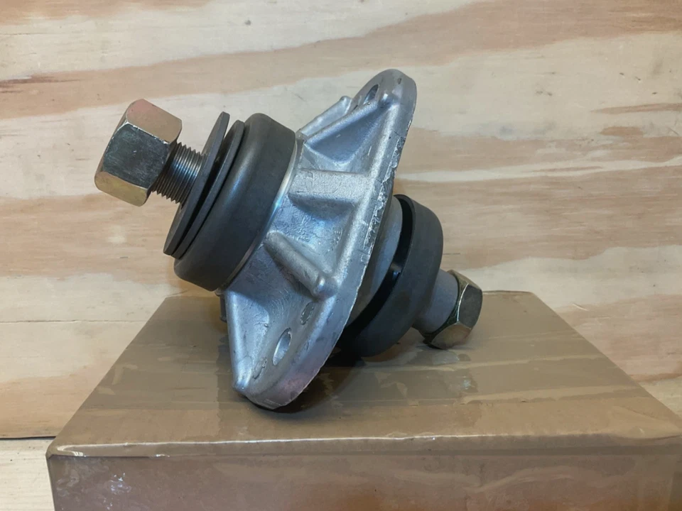 Cub Cadet New Old Stock 3000 Series Deck Spindle 719-3056 759-3484  No Bolts - Image 4 of 4