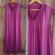 JC Penney Red Raspberry Sleeveless Vtg Nylon Long Nightgown V-Neck Womens Medium
