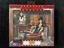 NECA - Toony Terrors - Elvira: Mistress of the Dark - Elvira on couch with Gonk