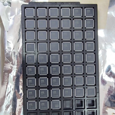 137 x microcontroller microChip AT90USB647-AU, 8 bits, flash, AVR Risc Cpu 16 MH