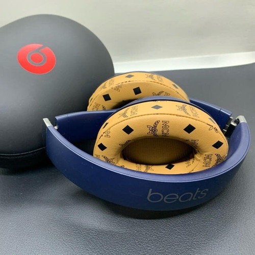 Beats x MCM collaboration studio wireless headphones Studio3 w/case RARE - Picture 2 of 4