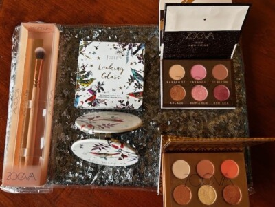 ZOEVA 5PC Spring Bundle (2) Mini Voyager ESPalettes, 227V brush, clutch, mirror