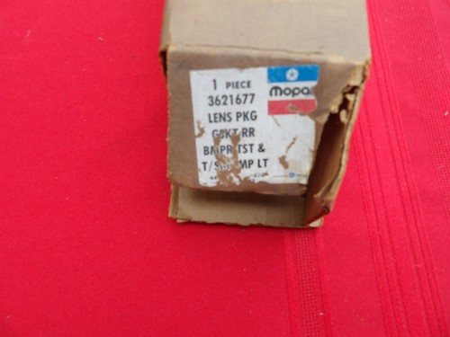 MOPAR DODGE 1972 DART TAILLIGHT LENS NOS LH 3621677 - Picture 3 of 6