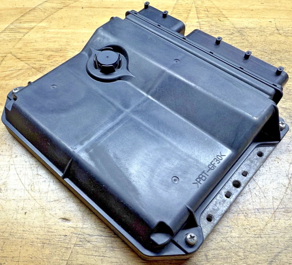 Toyota Yaris 2009 1,5 L ECM módulo de control del motor computadora ECU M/T 89661-52J30 Foto 3 de 4