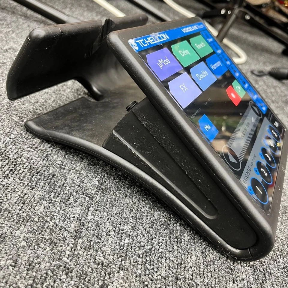 TC-Helicon VoiceLive Touch Vocal Effects Processor Voice Enhancer - Image 4 of 4