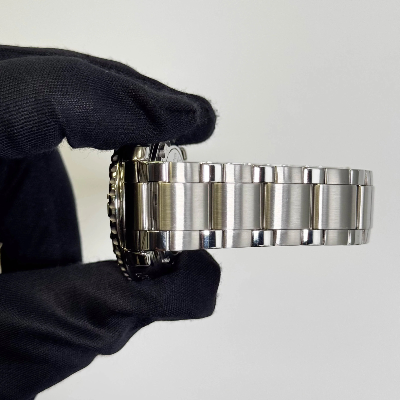 Blancpain GMT 40mm Black Dial Watch Ref# 2250-1130-71 image 5