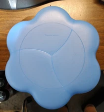 Tupperware 4625A-2/4624A-2 Scalloped Chip Salad Snack Serving Bowl Blue