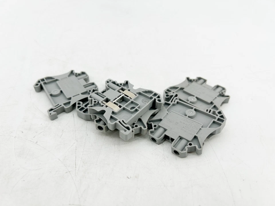 New Lot of 18 Schneider Electric NSYTRV42 Terminal Block Gray - Image 3 of 4