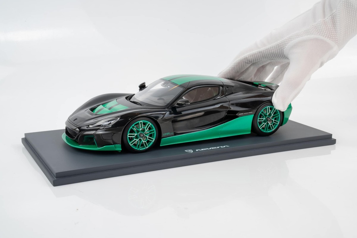 Schuco - 1:18 Rimac Nevera Record Black 2023 (18U00084) Resin