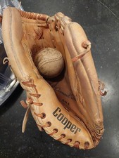Vintage Cooper 604 Diamond Deluxe Baseball Glove Lt Hand- Rt hand throw 