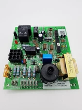 TRANE WHITE RODGERS D674711P01 CNT05133 1068-110 FURNACE IGNITION CONTROL BOARD