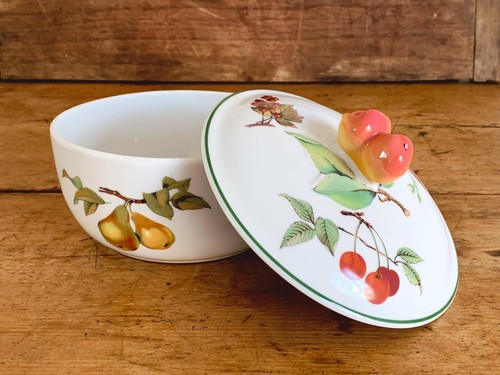 Vintage 1986 Royal Worcester Evesham Vale Porcelain Serving Dish with Lid - Picture 5 of 10