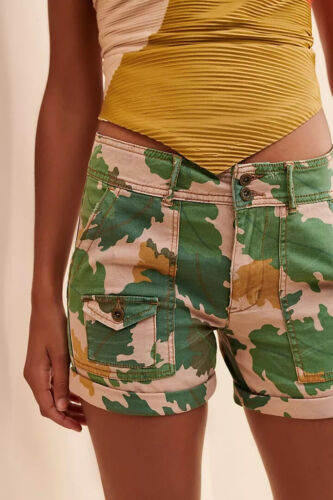 Anthropologie The Wanderer Camo Cargo Utility Shorts Size 28 $88 NWT