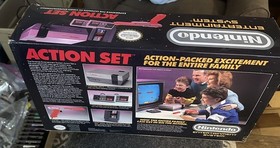 Nintendo NES Action Set Complete in Box CIB w/ Zapper DuckHuntMarioManual 