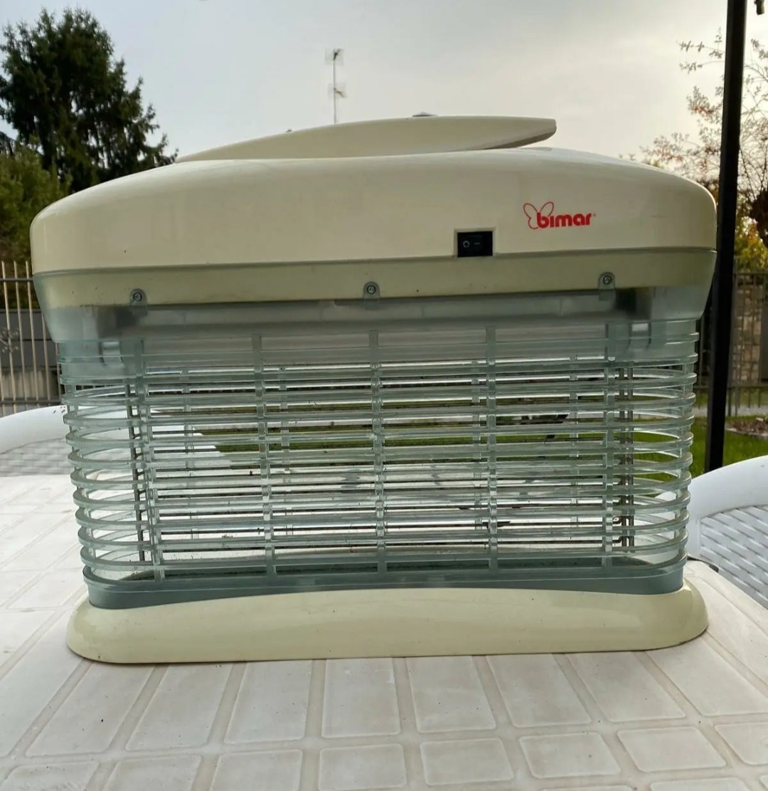 Lampada elettrica anti zanzara