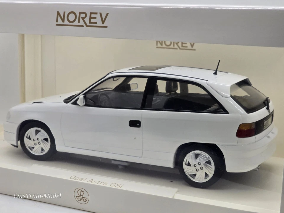 Opel Astra GSI 1991 - Norev 1:18 1/18 1-18 - Immagine 3 di 3