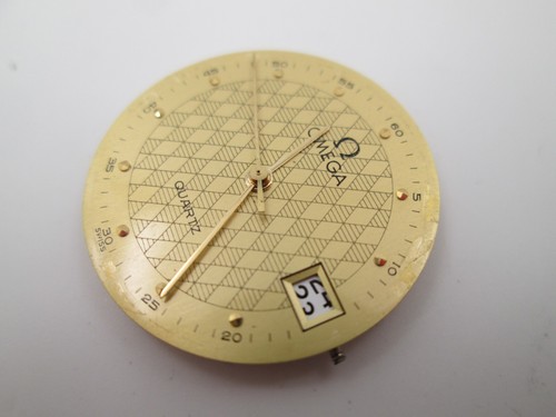 Máquina y esfera Omega. Movimiento cuarzo. Calibre ETA 255411. Dial dorado. 1980 - Imagen 2 de 5