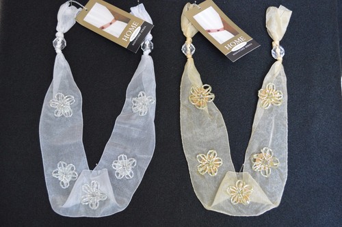 Curtain/Chair Tieback-24" L x 1.5" W- White or Gold Organza w/ Crystal Flowers - 第 1/3 張圖片