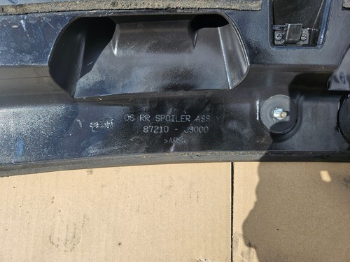 ALERÓN PORTÓN TRASERO HYUNDAI KONA MK1 2023 EN NEGRO 87210-J9000 - Imagen 10 de 10