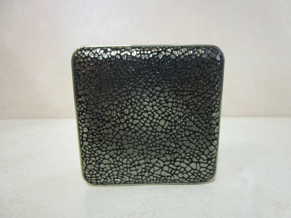 GIVENCHY ECRIN DU SOIR MAT & SEQUINED SHADOW HARMONIE D' EXCEPTION SEE DETAILS - Image 4 of 4