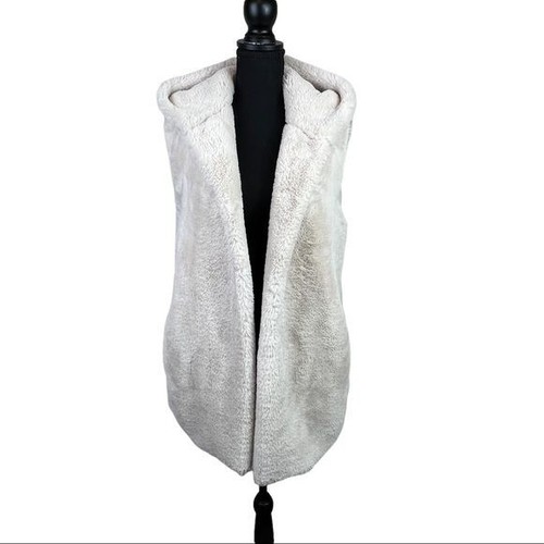 Capote Vest Faux Fur hooded Fuzzy comfy 