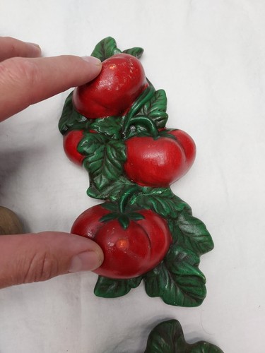 Vtg Chalkware Handpaint Kitchen Decor Vegetables Onion Tomatoes Carrots Onions - Picture 6 of 9