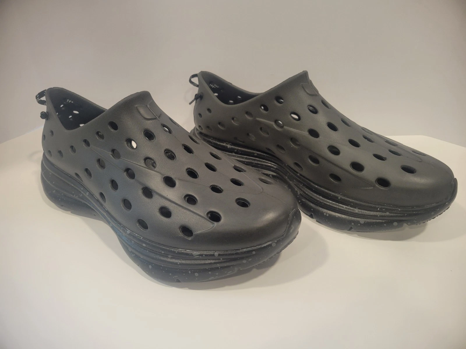 Kane Revive Shoes Men's Size 13 Black Active Recovery Vented Rubber Slip On