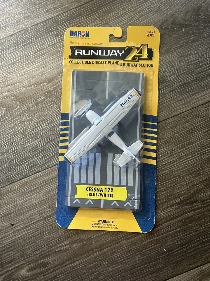 Cessna 172 Blue & White 5"X4" Diecast Plane Piece Runway 24 by Daron RW065 - Image 2 of 4