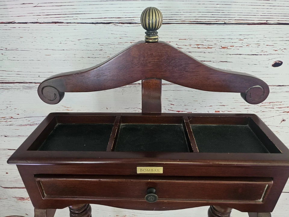 Terno masculino vintage Bombay Company e suporte para manobrista H46xW18xD15” - Imagem 3 de 4