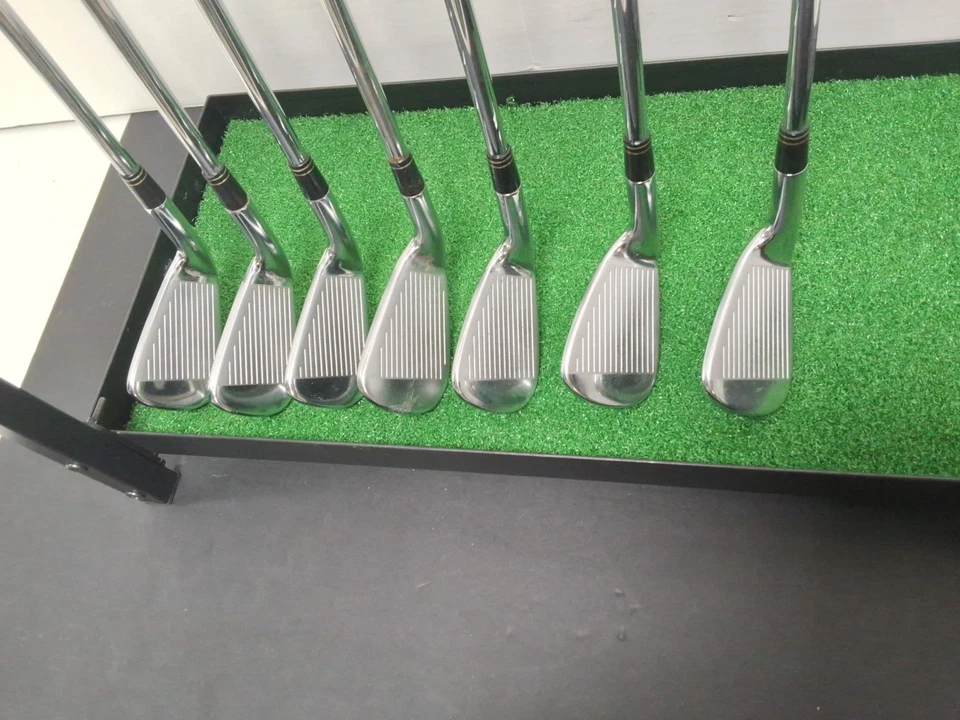 Juego de hierro diestro TaylorMade R9 TOUR RST 4-PW KBS eje de acero - (7i es un eje de 90) Foto 2 de 4