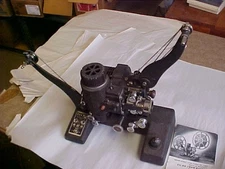 Vintage 1930s Bell & Howell 16mm Filmo Showmaster Silent Projector W/Case WORKS