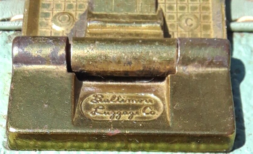 Vtg 50s Baltimore Luggage Co. Starline Suitcase Blue Color 26 x 16 x 8 3/4"