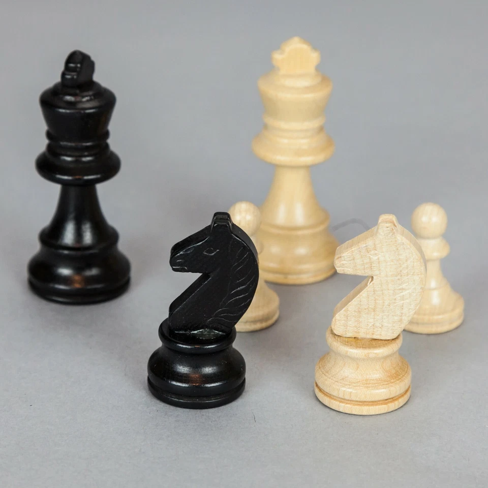 Chess wood Scacchi legno con scacchiera Czechoslovakia Tofa vintage with box - Immagine 4 di 4