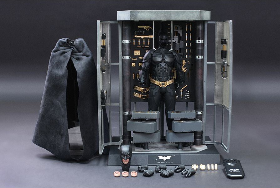 Hot Toys 1/6 The Dark Knight Batman Armory w/ Batman Figure Hot Toys 1/6 The Dark Knight Batman Armory w/ Batman Figure