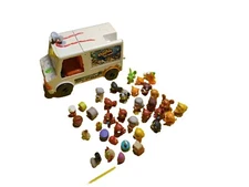 The Ugglys Pet Shop Lot of 30+ Toys Moose Figure