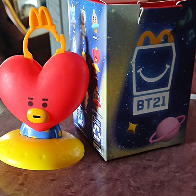 BT21 TATA Figurine Collectible with BT21 Box - Music Industry