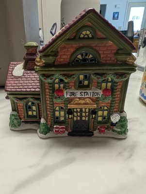 Cobblestone Corners 2001 Fire Station Christmas Village