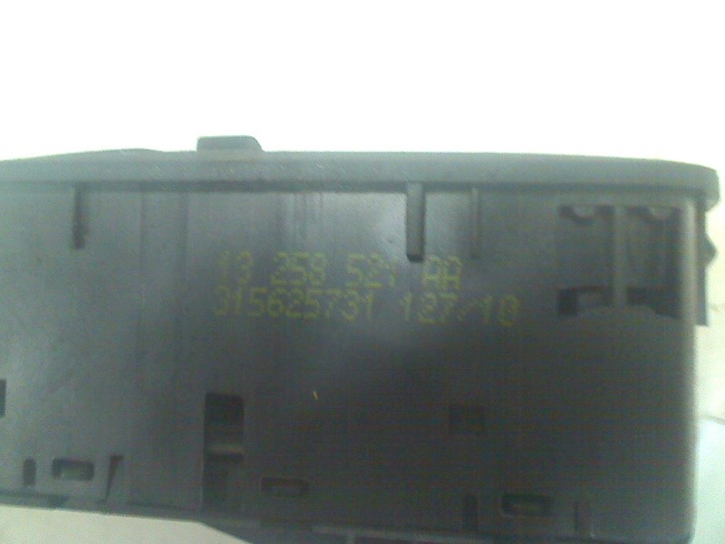 SWITCH FOR ELECTRIC VAUXHALL CORSA D 2010 WINDOW REGULATOR 13258521AA