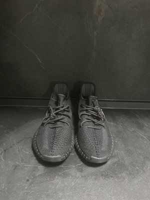 yeezy boost 350 v2 brand new size 46 eu