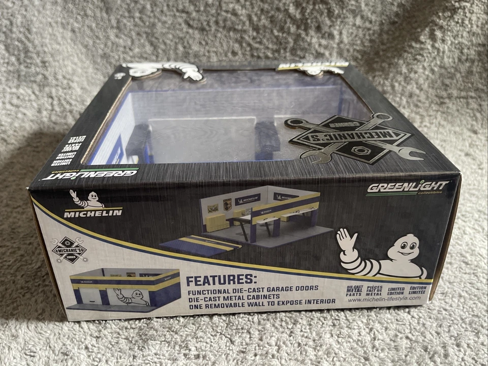 Rare Greenlight Collectibles 2018 Michelin Weekend Workshop Mechanic's Corner - Image 4 of 4