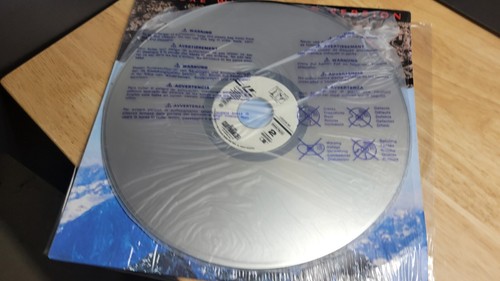 Cliffhanger 1993 Laser Disc Columbia Tristar Home Video Laserdisc NTSC - Picture 7 of 11