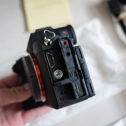 Sony A7R V 61MP Full-Frame Camera A7R5 ILCE7RM5 Boxed A1 Shutter Count 688 Only - Picture 17 of 24