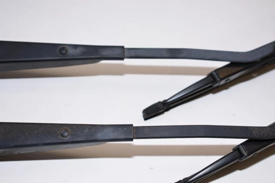 1998 JEEP WRANGLER TJ SET PAIR OF WIPER ARMS OEM - Image 3 of 4