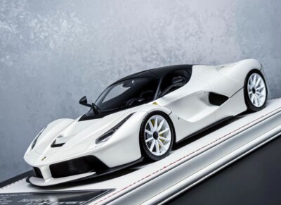 LaFerrari ホワイトモデル マイスト 1/18 LaFerrari ホワイトモデル マイスト 1/18 Maisto 1:18 Scale