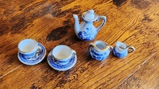 Vtg Miniature Mini Blue Willow Porcelain Tea Set W Gold Accents - 8 Pieces